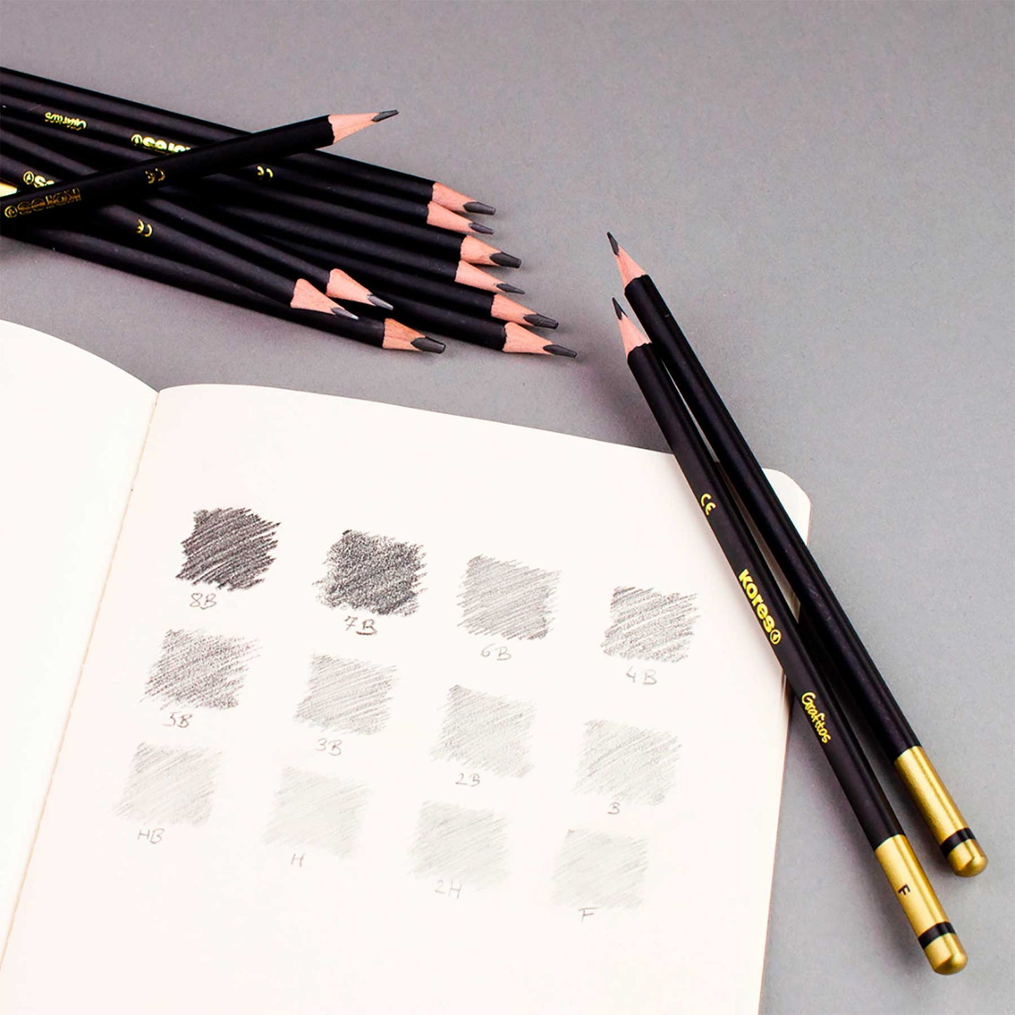 Set de Lápices de Grafito Graduados C/12 | Kores 92162