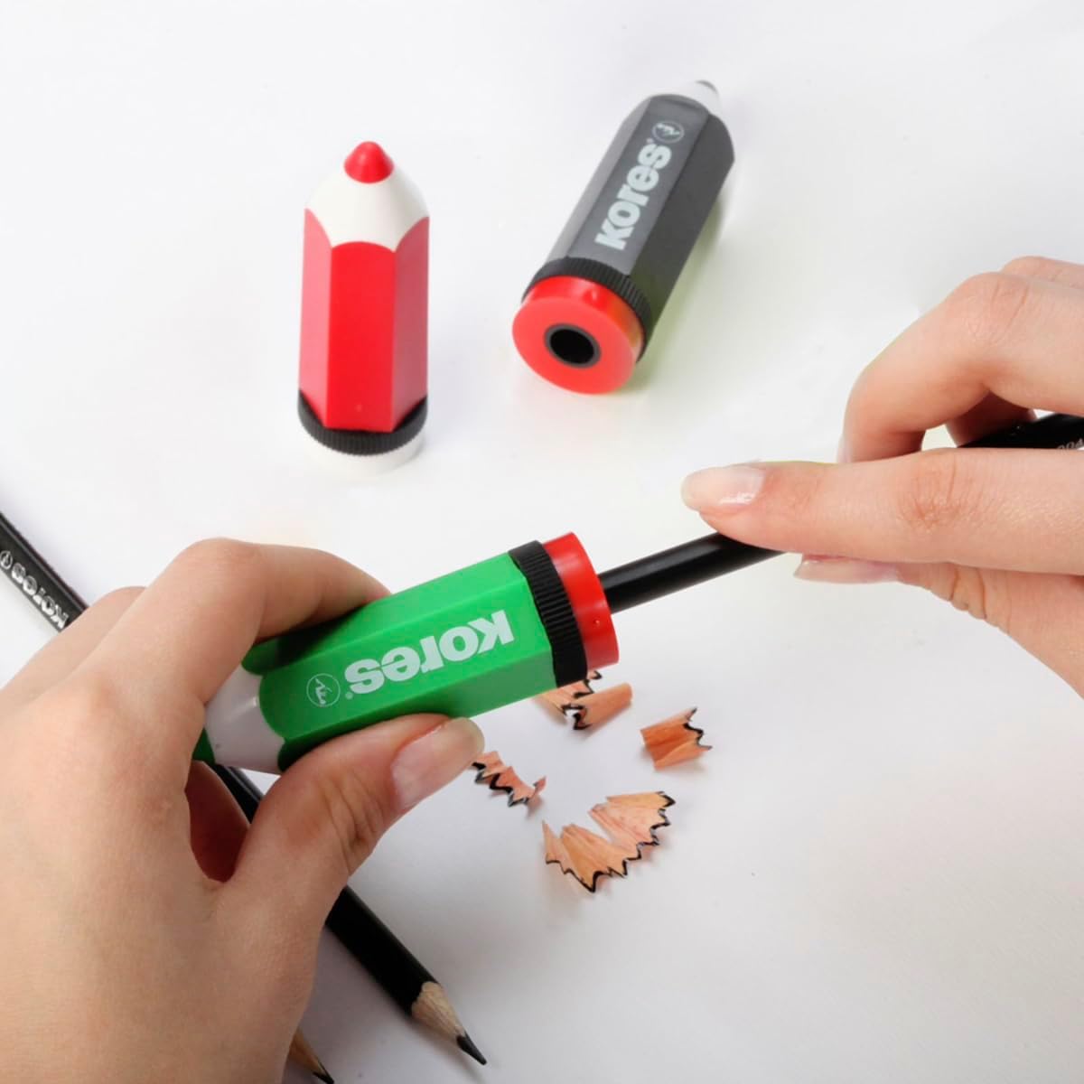 Sacapuntas Sencillo con Depósito Kolorito | Kores 35811